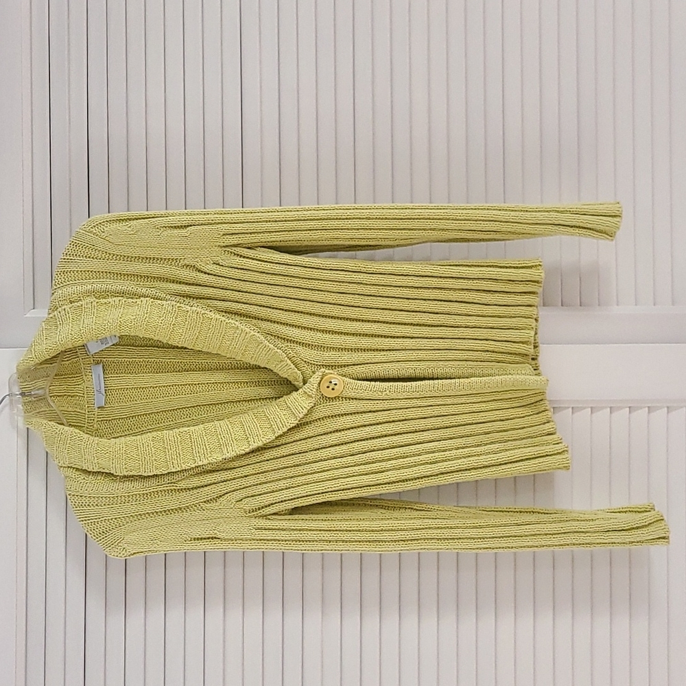 JH Collectibles Cardigan Sweater  Sz L. Lime.   Snap Closure